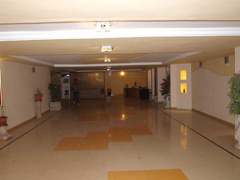 Hotel Maan Residency Amhedabad Dış mekan fotoğraf