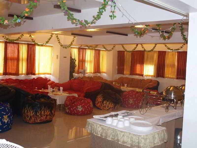 Hotel Maan Residency Amhedabad Dış mekan fotoğraf