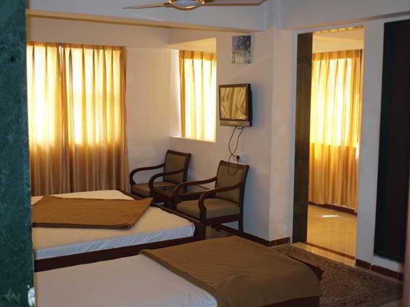Hotel Maan Residency Amhedabad Dış mekan fotoğraf