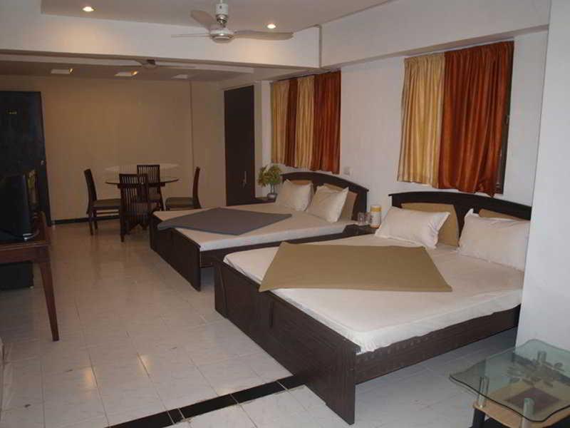 Hotel Maan Residency Amhedabad Dış mekan fotoğraf