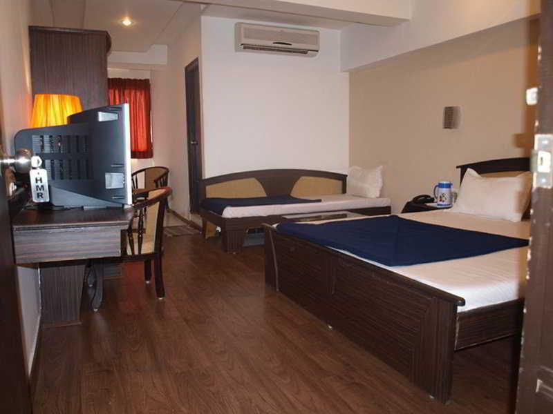 Hotel Maan Residency Amhedabad Dış mekan fotoğraf